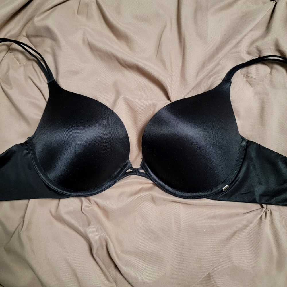 Victoria's Secret - Very Sexy Push-Up Bra - 32D